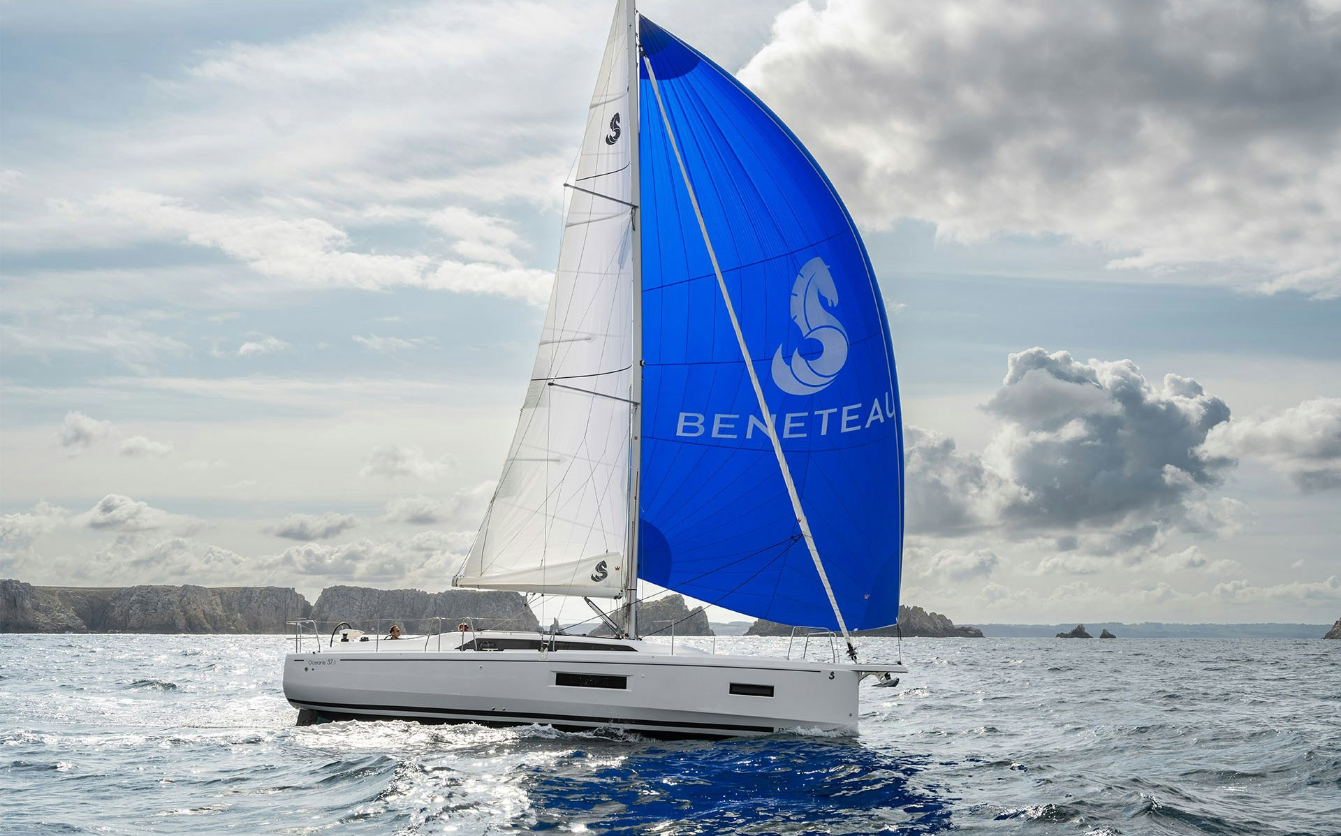 AVRA - Oceanis 37.1
