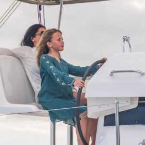 catamaran lagoon 38 slider 13